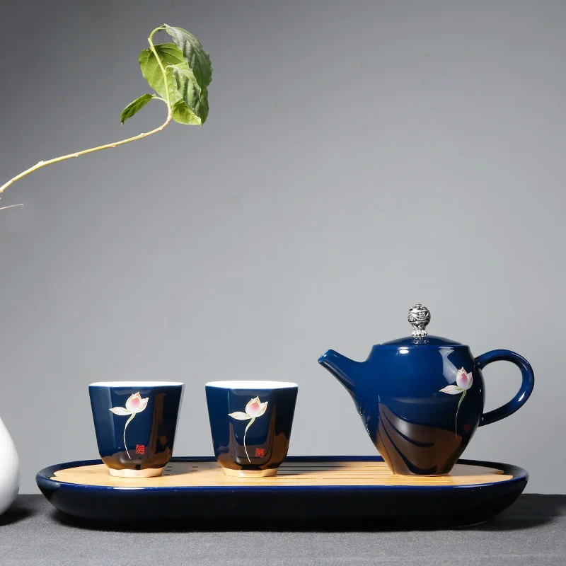 Чайный набор из двух чашек и четырех с синей глазурью декор для офисного стола