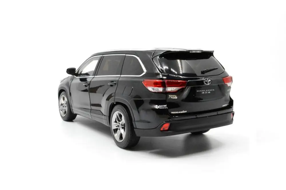 1/18 1 18 Масштаб Toyota Highlander 2019 черная статическая симуляция литье под давлением
