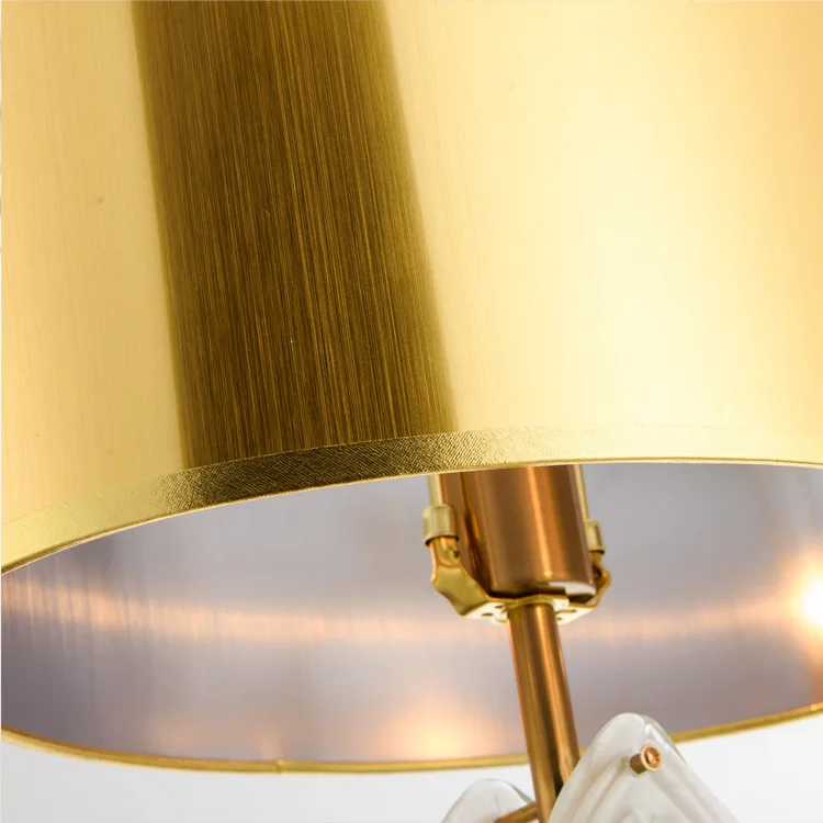 

American Simple Leaf Crystal Table Lamp For Living Room Designer Iron Bedside Lamp Bedroom Lamp 110v 220v EU Plug Free Shipping