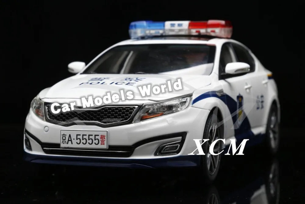 Литье под давлением модель автомобиля для K5 Полицейская машина 1:18 + маленький