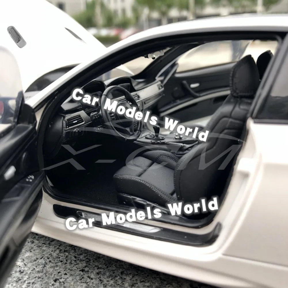 Литая модель автомобиля для Kyosho M3 Coupe (E92) 1:18 (Alpine White) + маленький подарок!| |