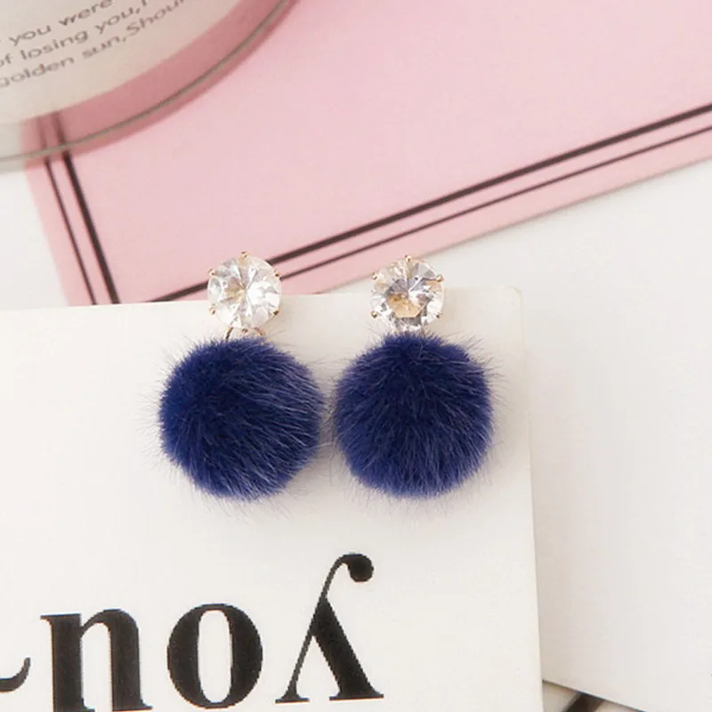 Модные красные розовые серьги гвоздики с плюшевым шариком для женщин круглые в