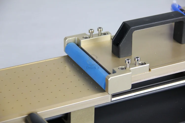 

Free shipping Manual OCA Laminator Built-in Vacuum Pump Universal OCA Film Laminating Machine Multi-purpose Polarizer
