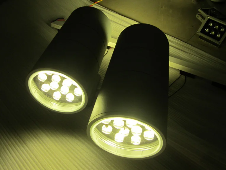 Бесплатная доставка 24 Вт наружная настенная Светодиодная лампа вверх вниз