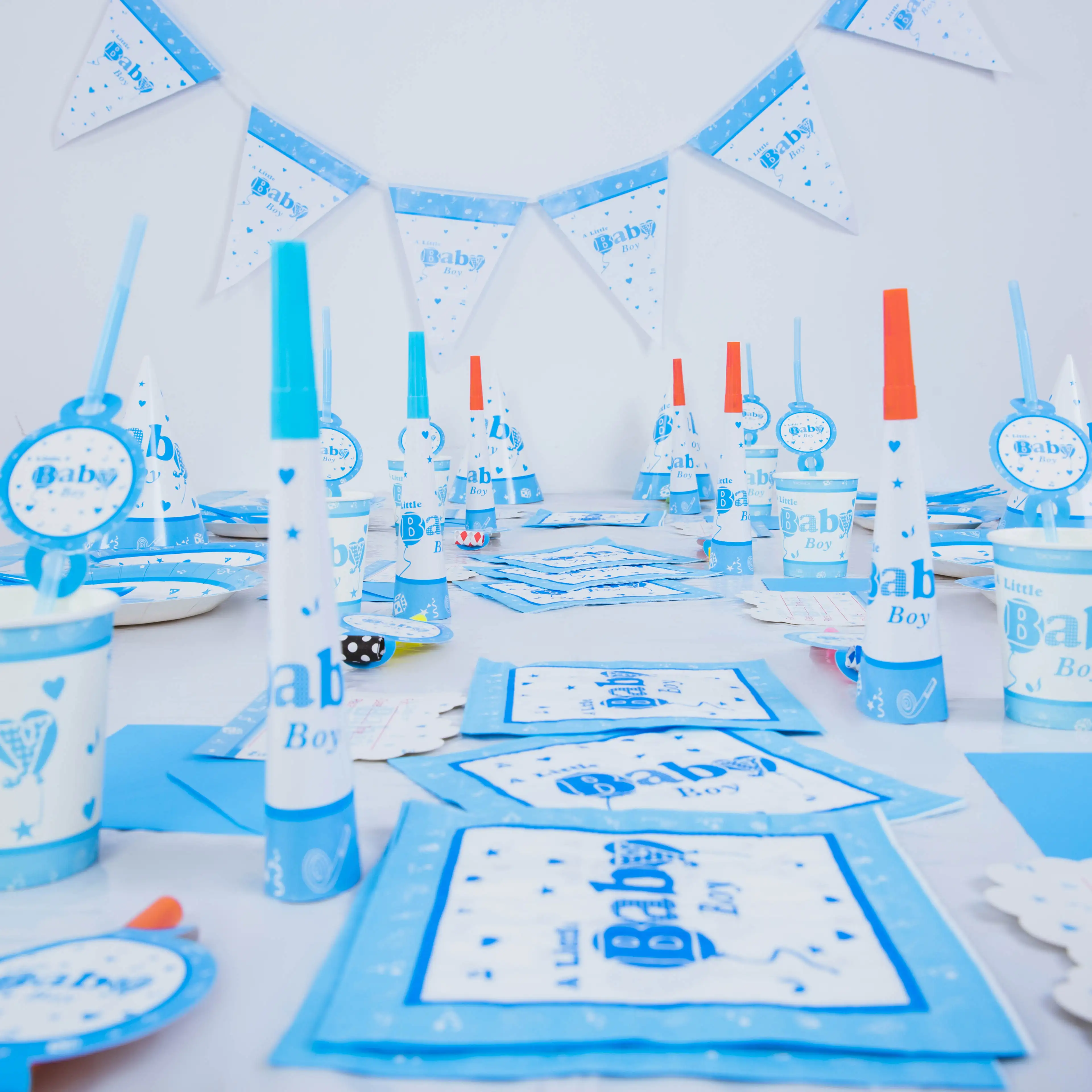 Детская одежда для мальчиков одноразовая посуда бумажные стаканчики игрушки дня