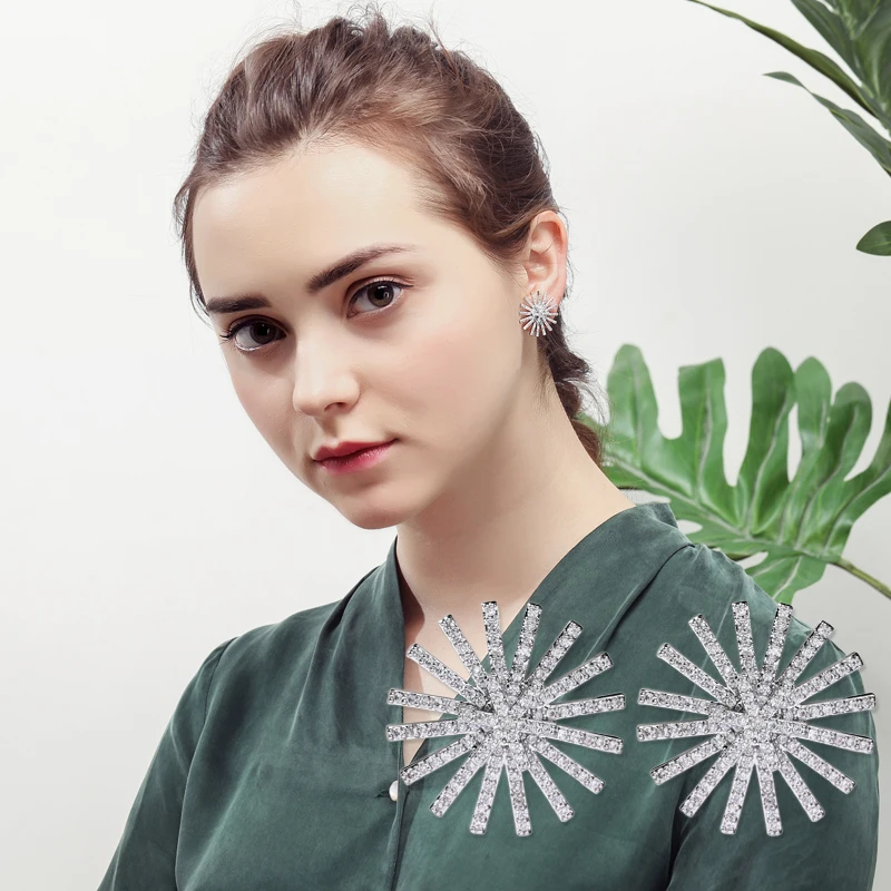 Элегантный маленький цветок серьги личности Jewelry Циркон снежинка двойного