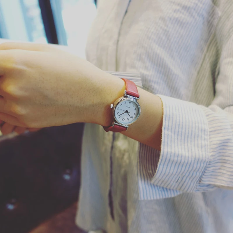 Изысканные маленькие простые женские платье часы ретро кожаный женский бренд