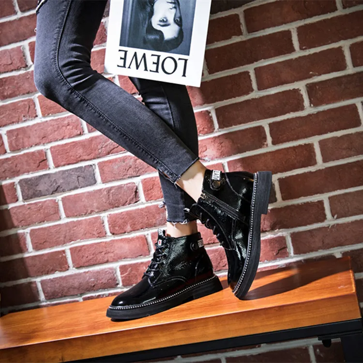 Модные женские ботильоны для отдыха мотоботы с круглым носком на низком каблуке