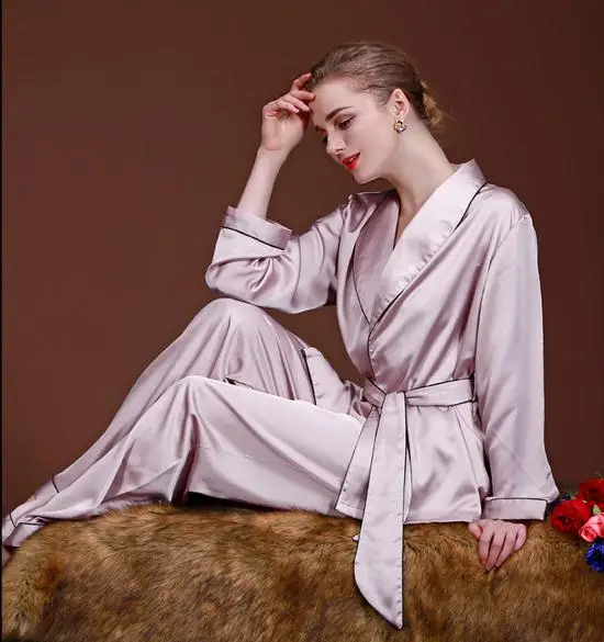 Фото Размер XL Pijama Ночная Рубашка Женщин С Длинными рукавами Платье Поясом Шелковый Размер XL Pijama Ночная Рубашка Женщин С Длинными рукавами Платье Поясом Шелковый