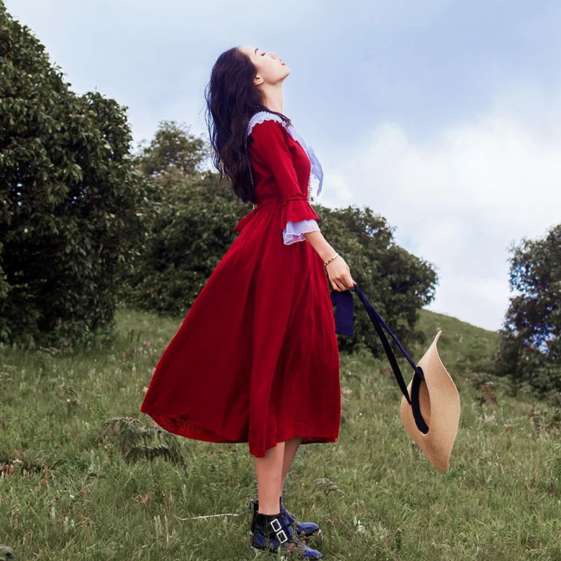 Женское винтажное платье миди с расклешенным рукавом красное широким подолом в