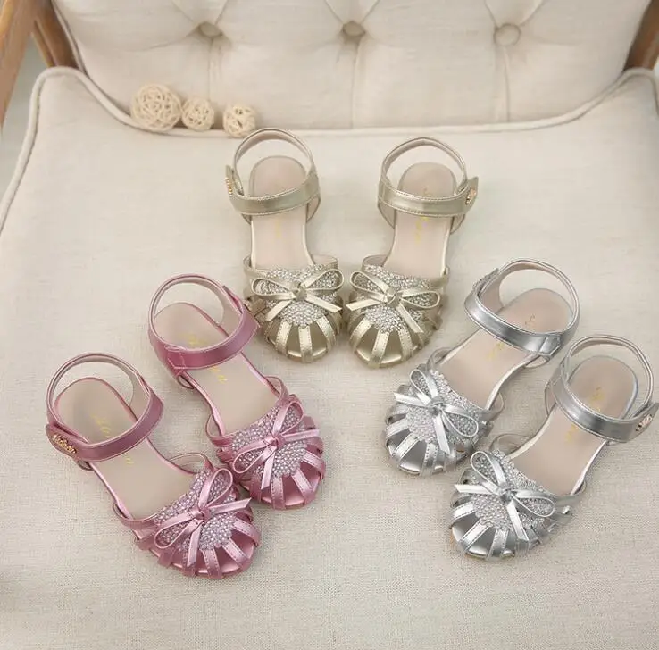 Новинка лета 2019 стильная детская обувь сандалии для девочек с бантиком милая