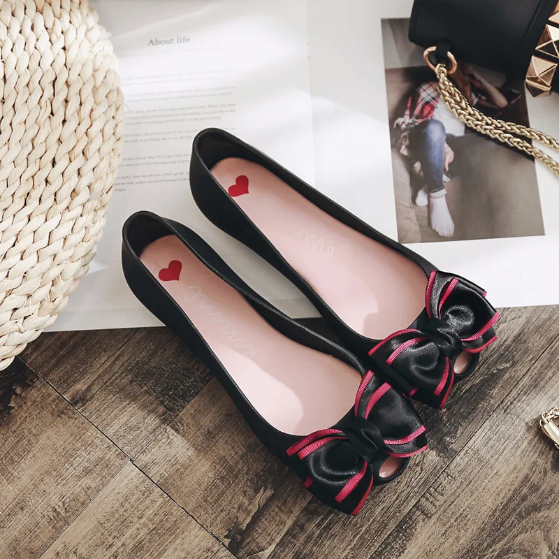 Сезон весна-осень Кожаная обувь Женская на плоской подошве Модная в классическом