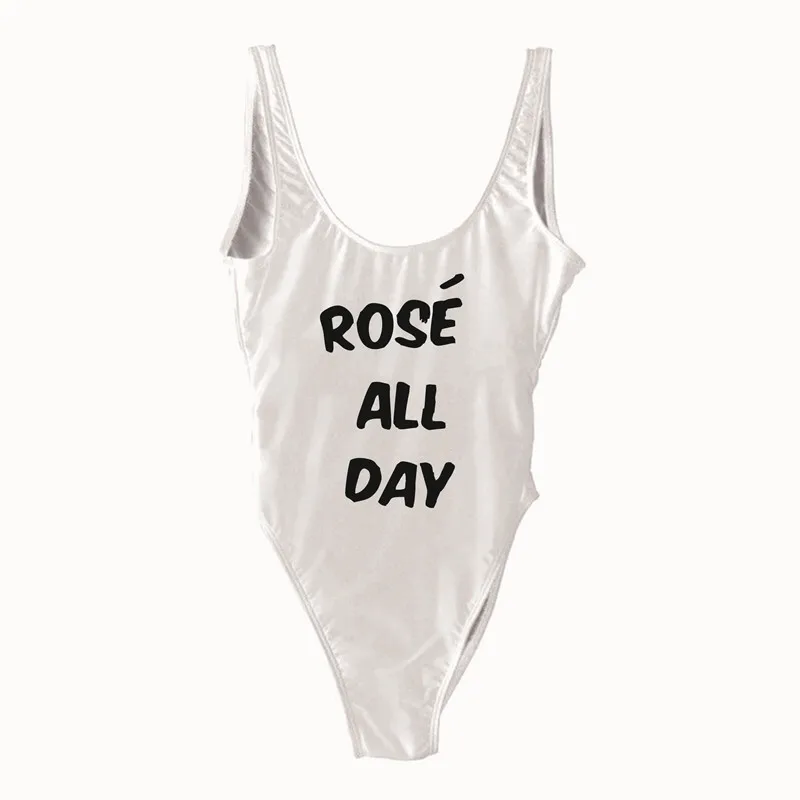 Женский сплошной купальник с надписью розового цвета высоким вырезом | Спорт и