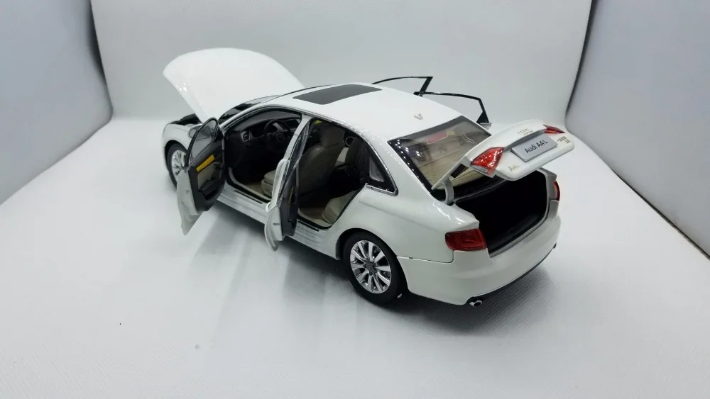 1:18 литая под давлением модель для Audi A4L 2010 белый сплав игрушечный автомобиль миниатюрная Коллекция подарков A4 S4