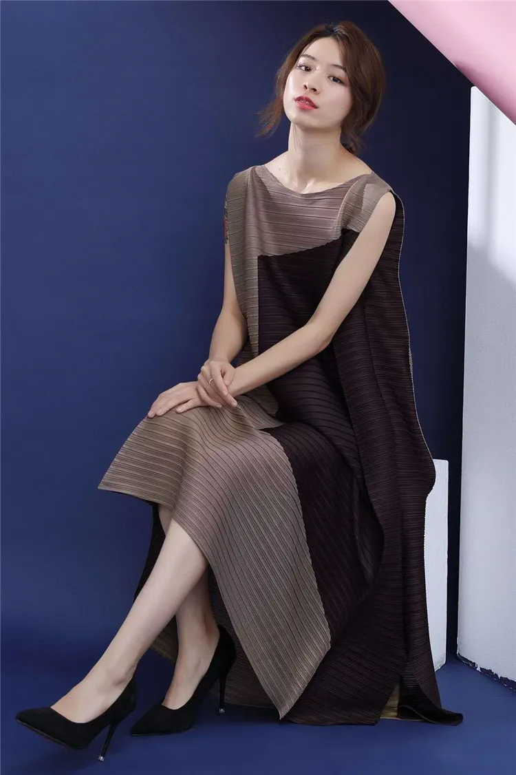 Changpleat, свободное женское платье, Miyak, плиссированное, модный дизайн, без рукавов, с вырезом лодочкой, большой размер, женские трапециевидные длинные платья, D9008 - Цвет: see chart