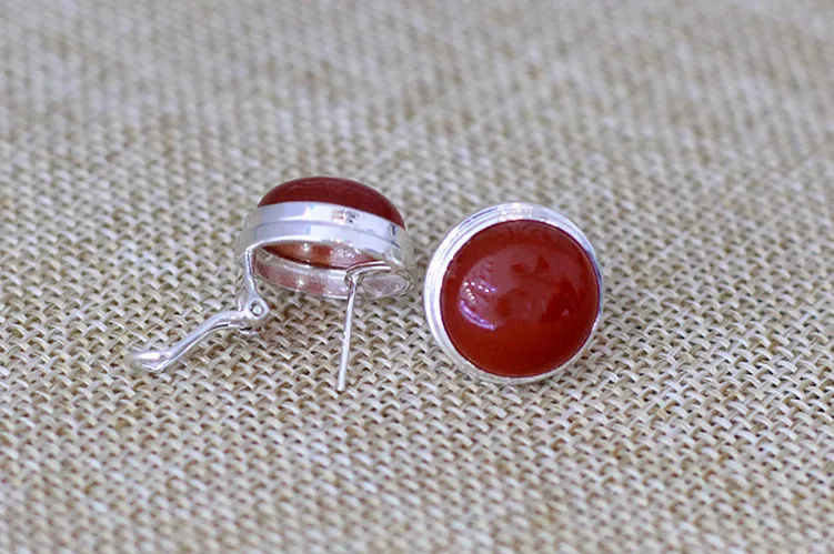 Серебряные серьги S925 серебряные инкрустированные ониксом тайские антикварные серебряные женские модели простой ушной пряжки модный стиль