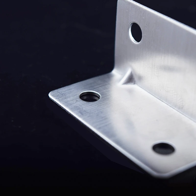 200 шт./лот 21 мм * 4 отверстия сверхпрочные Угловые скобы Стальные для резных