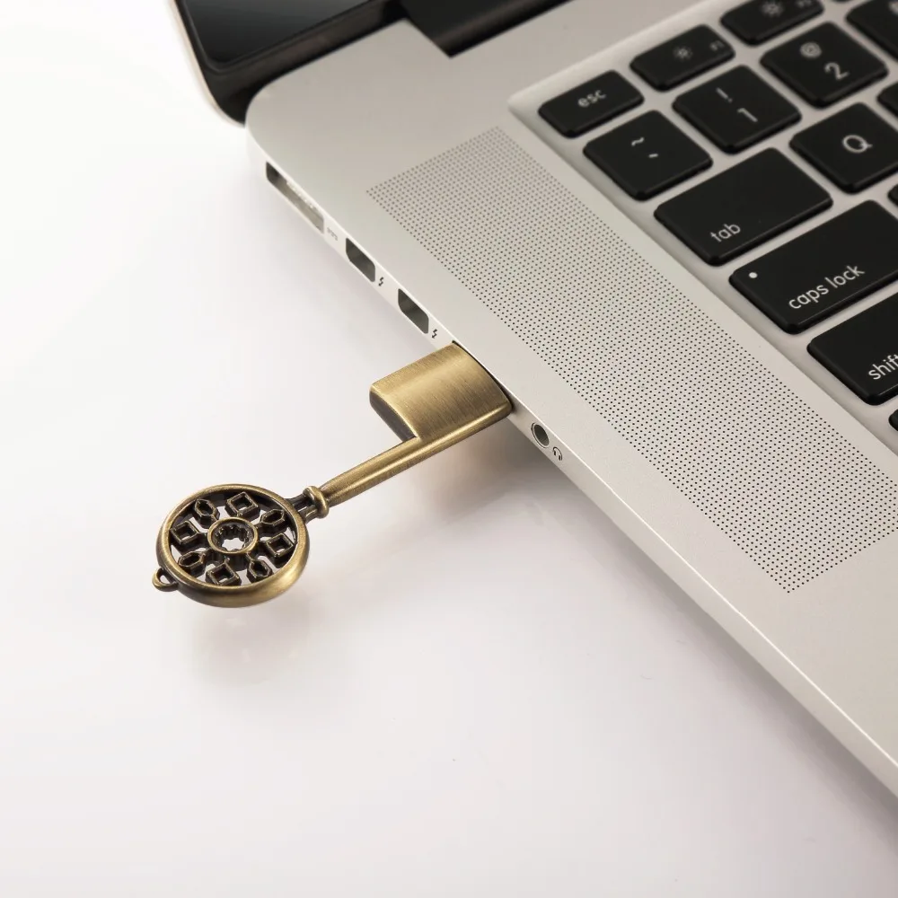 Moveski UV-P10 Flash Drive Memory Stick USB Metal Key Shape Waterproof Disk Thumb Cute Gift With Packaging 16GB | Электроника