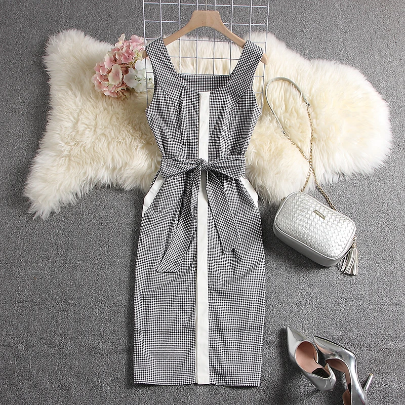 Женское платье на пуговицах ALPHALMODA приталенное без рукавов до середины икры с