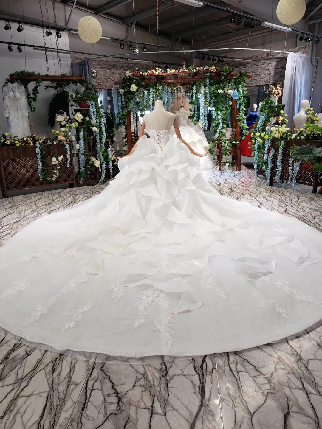 

2019 Custom Vestido De Noiva Princesa Made Amazing Lace Up Beading Sequins Lace Appliques Ball Gown Wedding Dress With Veils