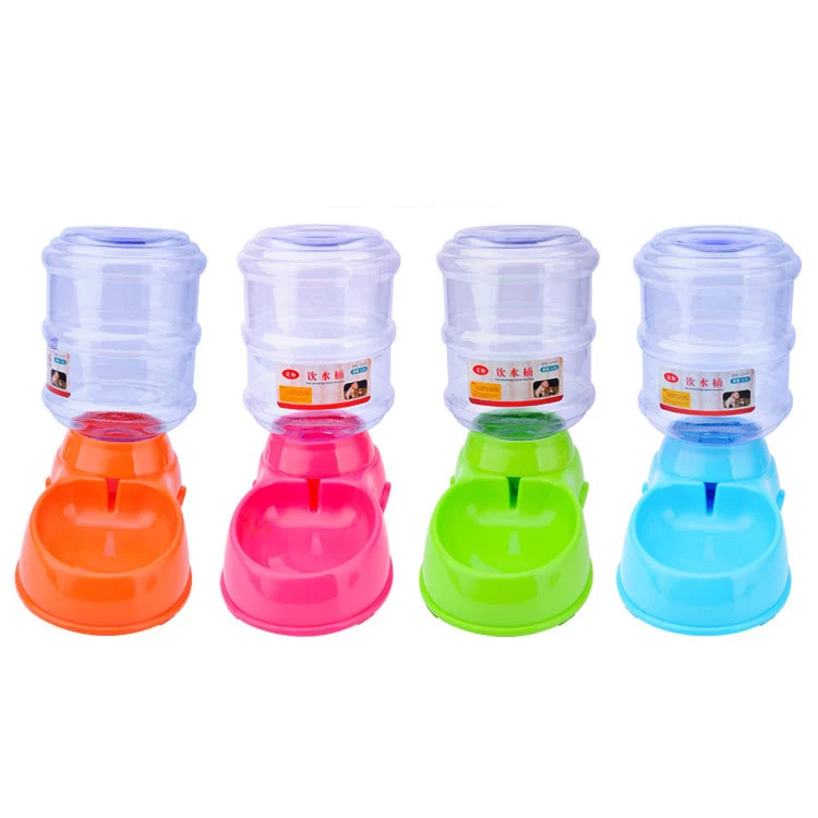 Автоматический дозатор воды для кормления домашних животных автоматический