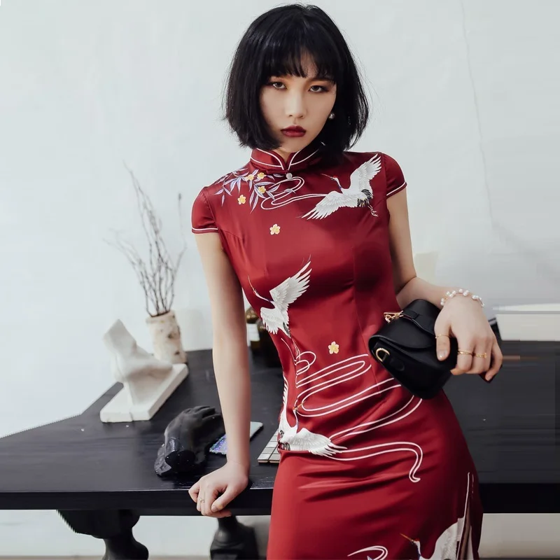 Китайское восточное платье женское Ципао с разрезом винное японское кимоно