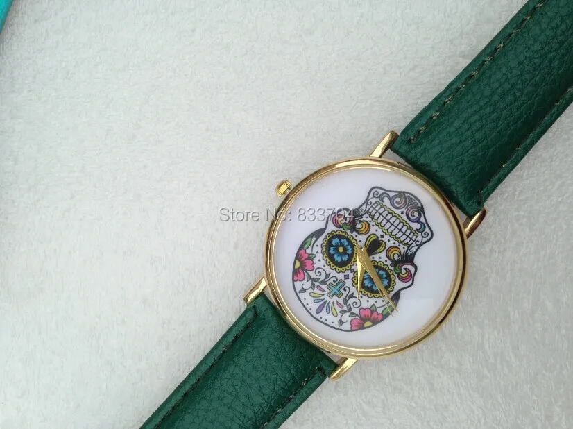 2015 Новый стиль Красочные искусственная кожа кварцевые часы Стальной корпус