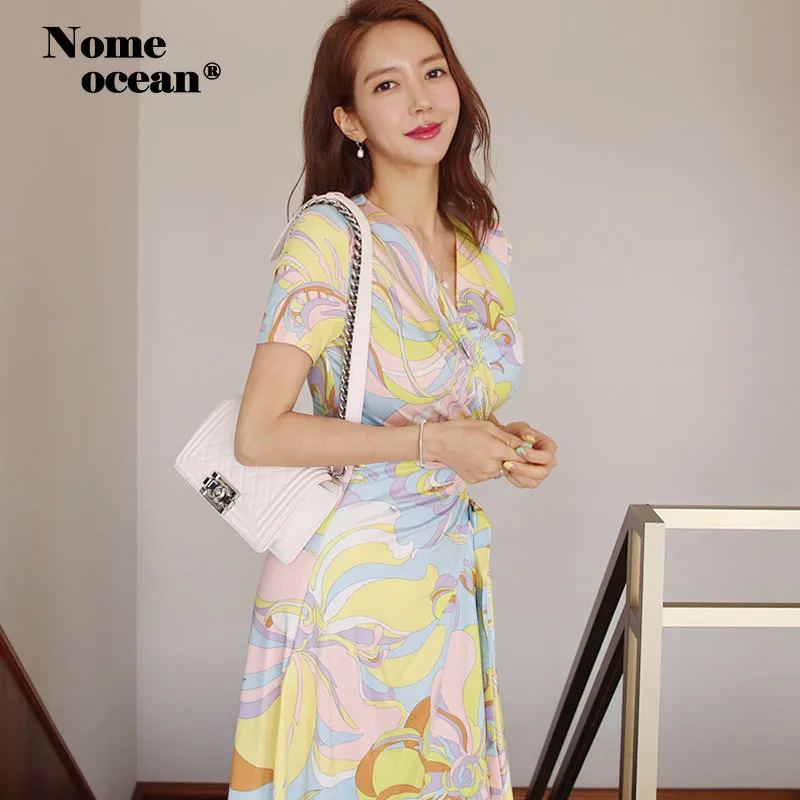 Женское платье миди с цветочным принтом в богемном стиле офисное поясом и