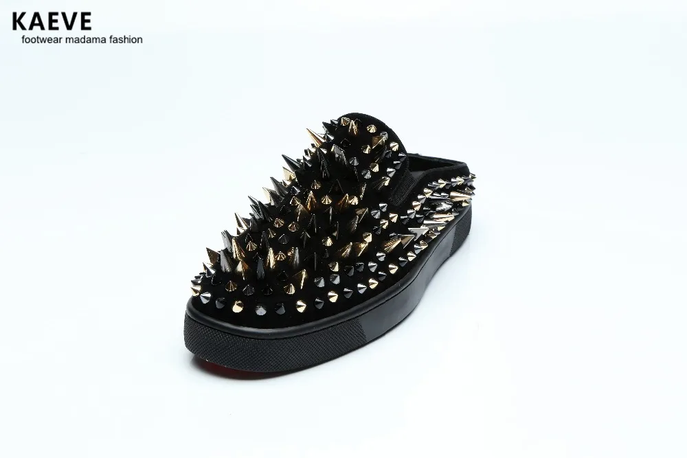 Мужские замшевые шлепанцы черные повседневные на платформе с шипами плоской