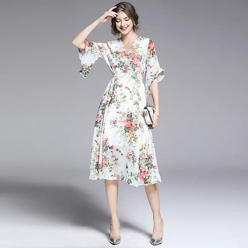 Женское платье с расклешенным рукавом желтое красное цветочным рисунком