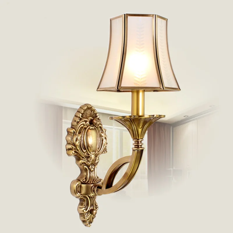 Фото Настенный светильник в европейском стиле виде медной свечи для спальни простой