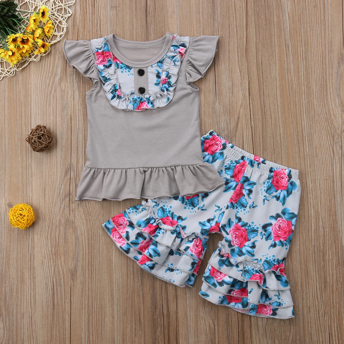 Одежда с цветочным принтом для маленьких девочек шорты расклешенными рукавами и