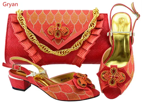 Gryan последние Стиль в африканском стиле женская обувь и Комплект с сумочкой тон