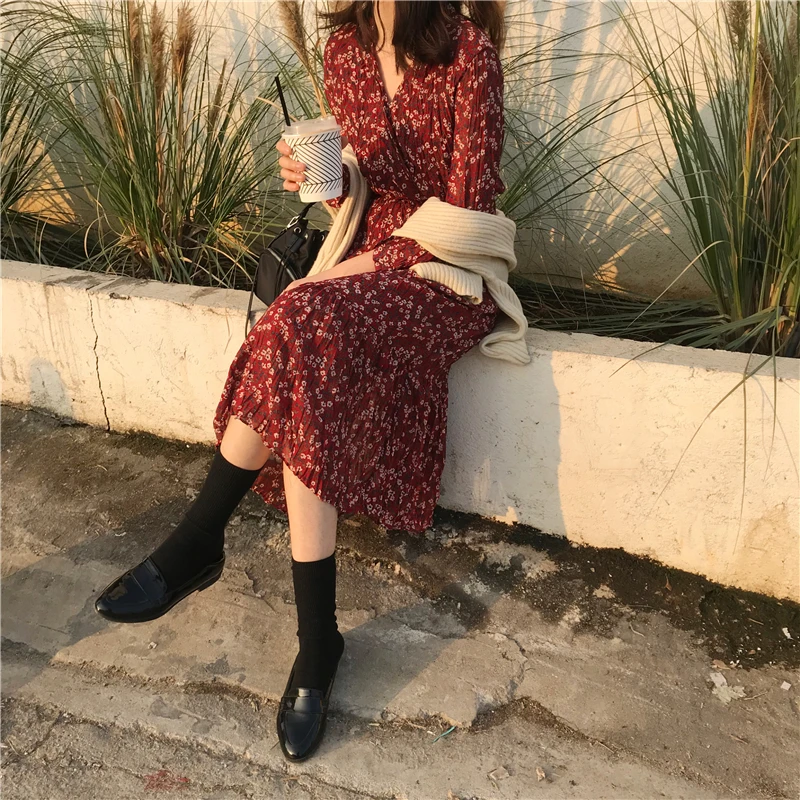 Женское весеннее длинное цветочное базовое платье с v-образным вырезом