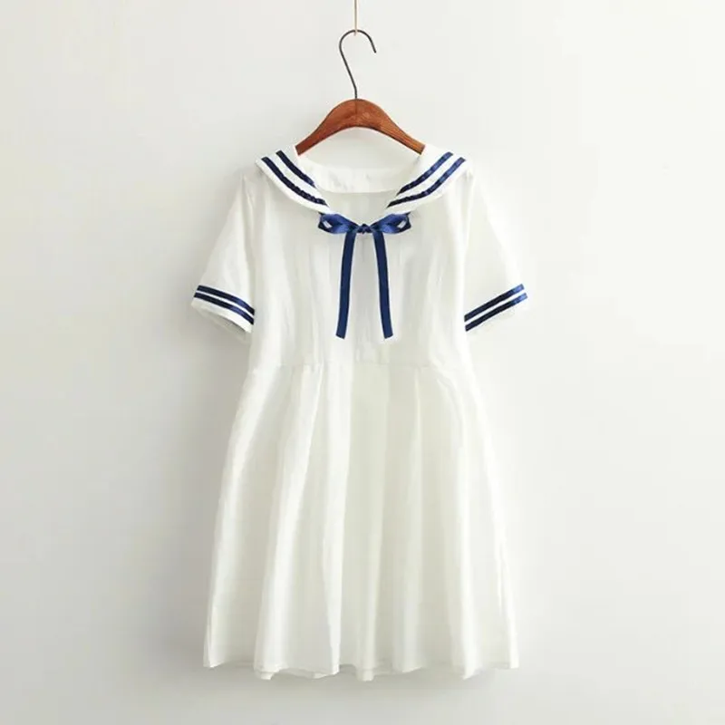 Женское летнее платье в стиле преппи полоску с матросским воротником и бантом