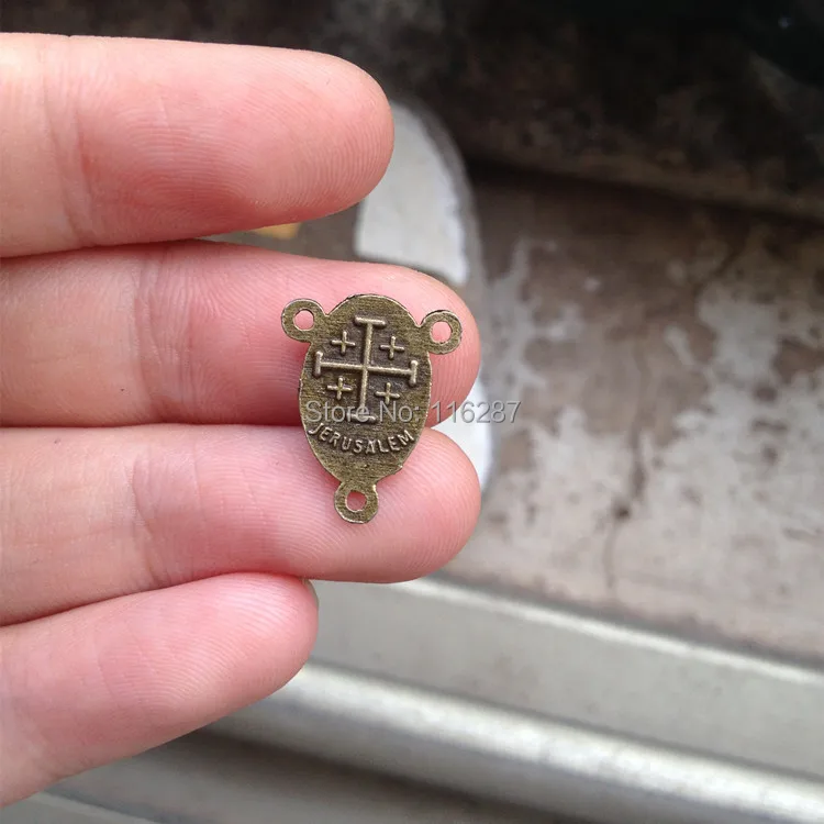Крошечные античные бронзовые католические религиозные подарки высота 14 мм 60 шт.