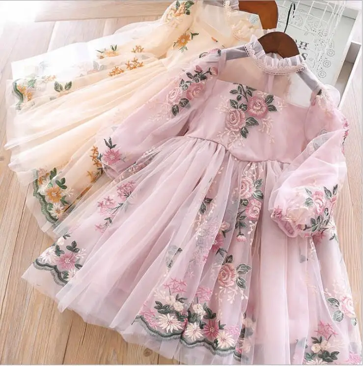 Новинка 2019 г. весенние сетчатые платья с цветочной вышивкой для маленьких