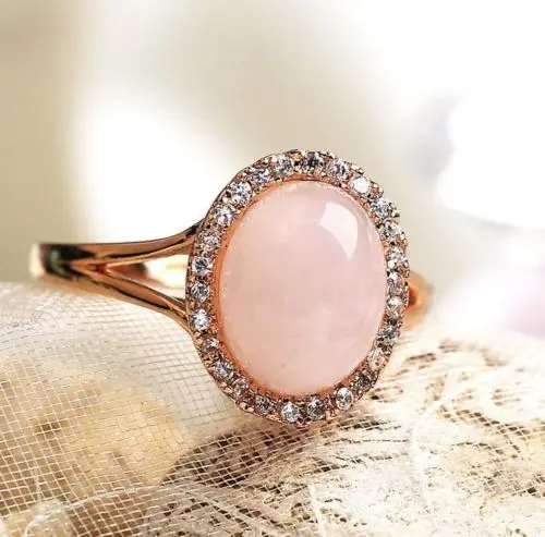 Кольцо с кристаллами оригинальное овальное натуральное розовое обручальное