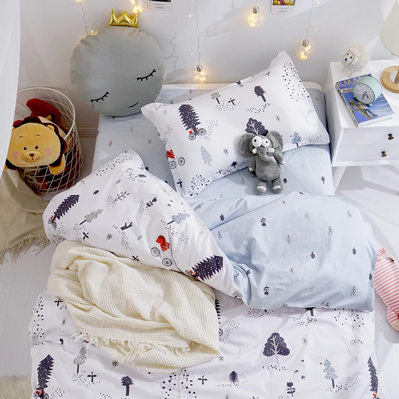 Комплект постельного белья с мультяшной короной белый и синий комплект