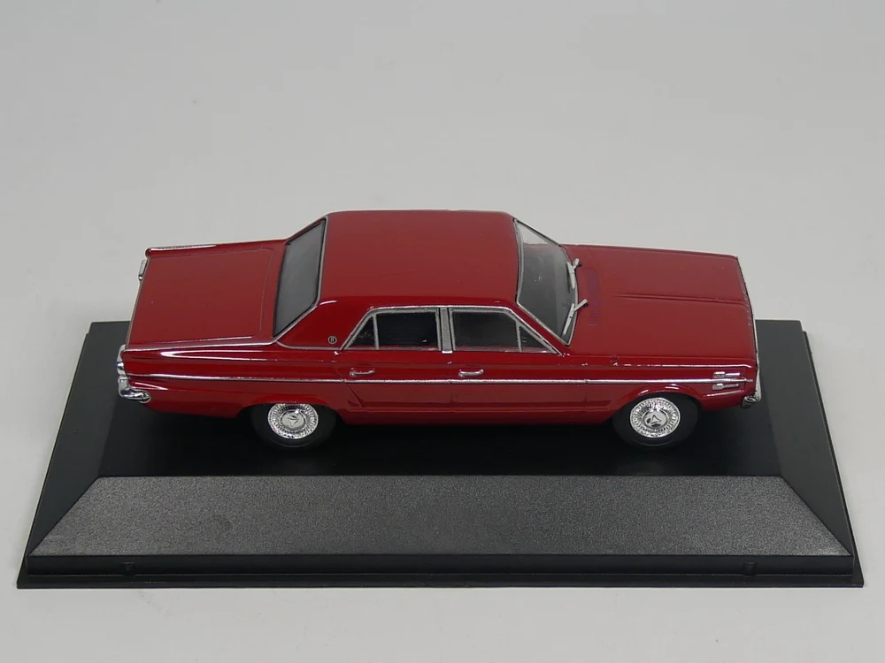 Ixo 1:43 Chrysler Valiant IV 1967 литая модель автомобиля