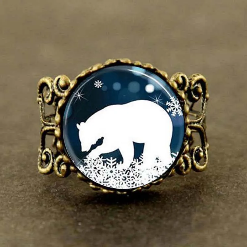 Винтажное кольцо в античном стиле с бело голубым медведем рождественские