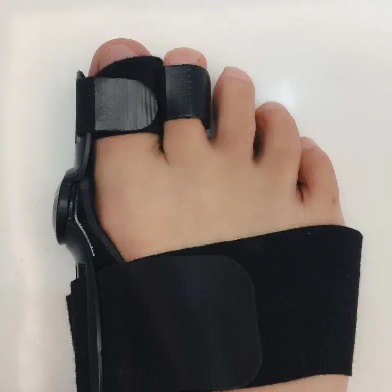 2 шт. большой носок устройство Bunion выпрямитель 2 отверстия Hallux вальгусные подтяжки коррекция носка от боли в ногах уход за пальцами ортопедический