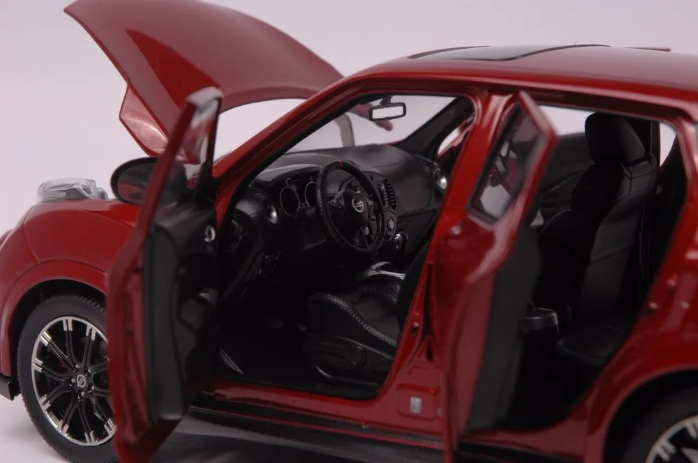 1:18 литья под давлением модель для Nissan Juke Nismo RS Красный сплав игрушечный автомобиль миниатюрная Коллекция подарков