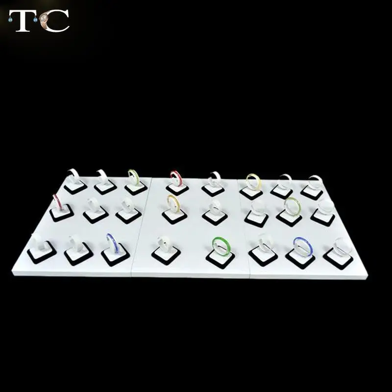 Витрина для ювелирных изделий из белой искусственной кожи 24 шт. подставка часов