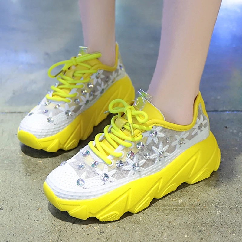 Женские кроссовки на высокой платформе OLOMM Белые Повседневные танкетке со