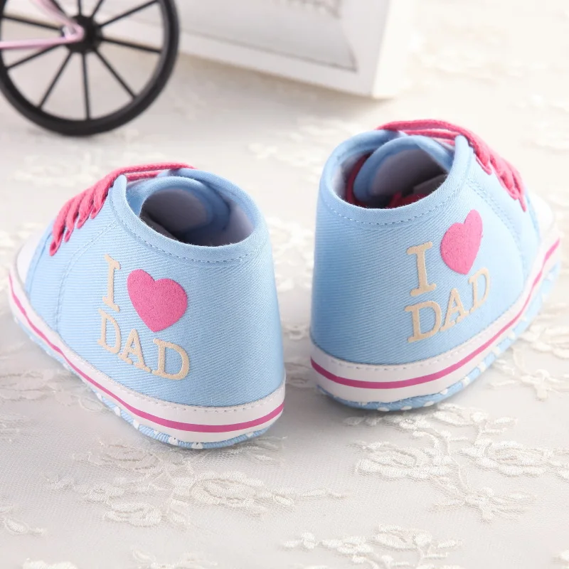 I LOVE MUM DAD/Весенняя парусиновая обувь для маленьких девочек и мальчиков; кроссовки для новорожденных; шикарные спортивные кроссовки со звездами