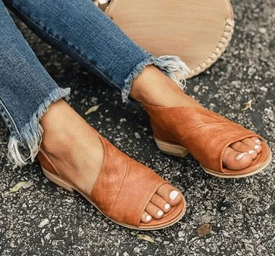 Женская летняя обувь пляжная крутые сандалии новые тапочки на платформе плоской