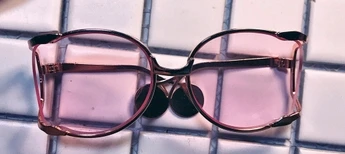pink 1 шт. супер клевые солнцезащитные очки специальные солнцезащитные очки с жемчугом для кукол Blyth аксессуары золотые/Серебряные очки цепи очки для кукол - Цвет: pink