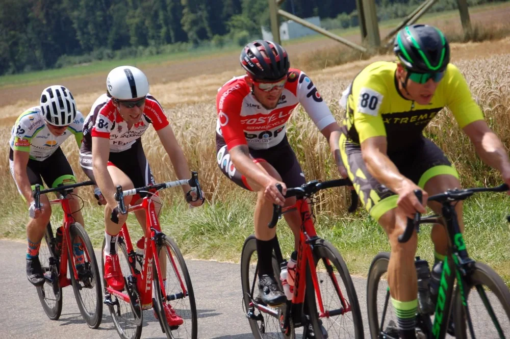 Команда Costelo BNP Swiss UCI одобренный велосипедист