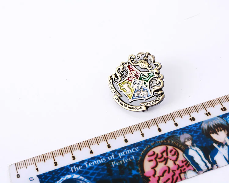 Хогвартс школьный Гриффиндор Слизерин Ravenclaw Hufflepuff символ металлический бейдж